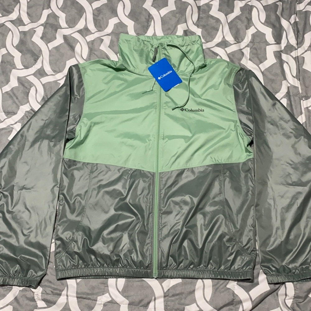 Women’s Columbia windbreaker